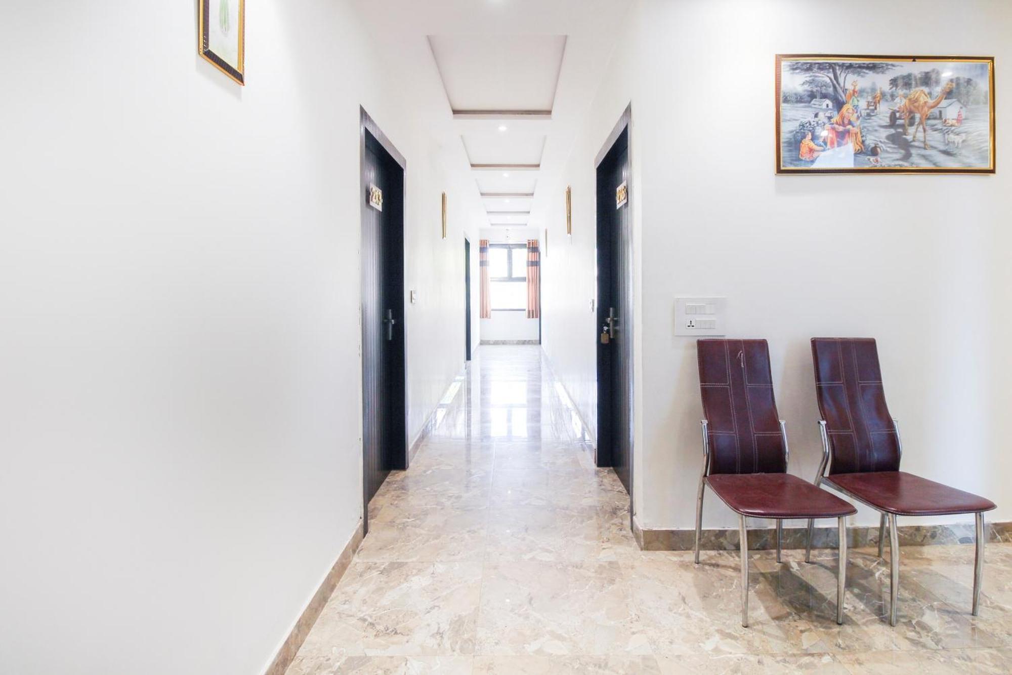OYO 12750 Hotel Jalsa Tājganj Exterior foto