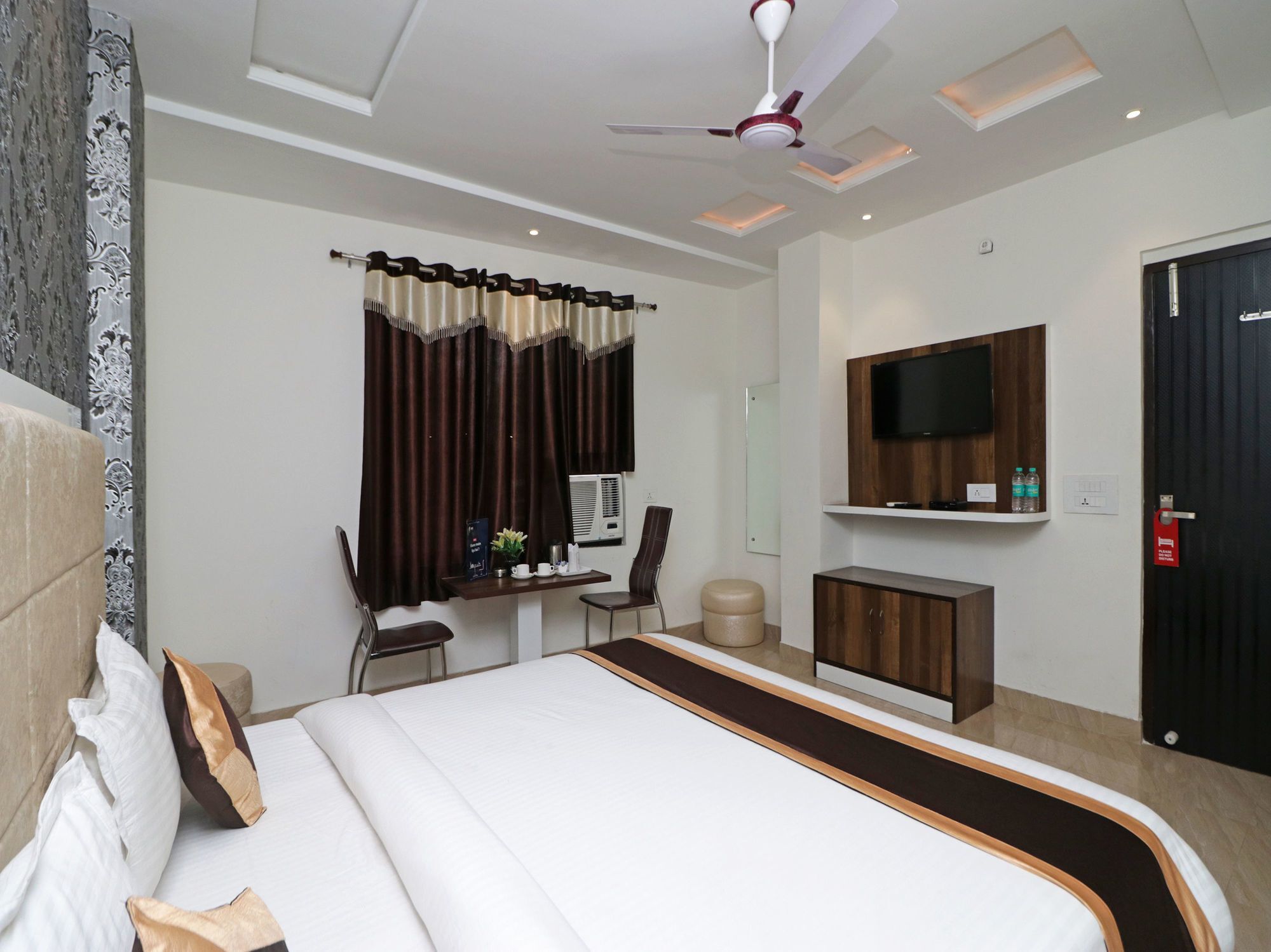 OYO 12750 Hotel Jalsa Tājganj Exterior foto