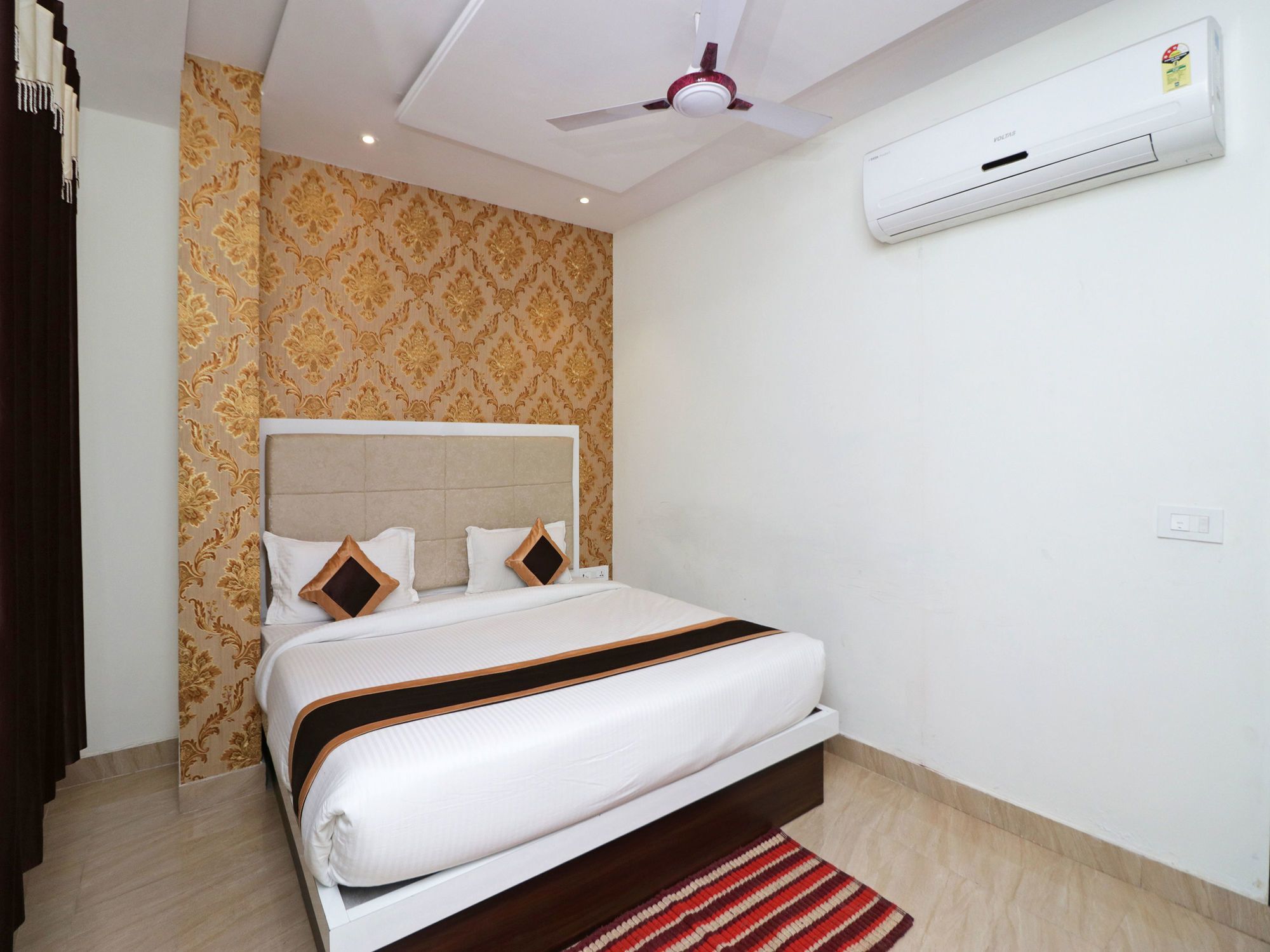 OYO 12750 Hotel Jalsa Tājganj Exterior foto